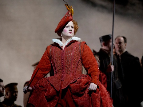 Elza van den Heever as Elizabeth I in Maria Stuarda (Met Opera)